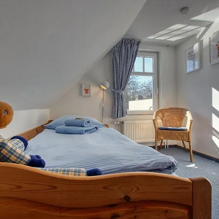 Am Ufer - 4 *